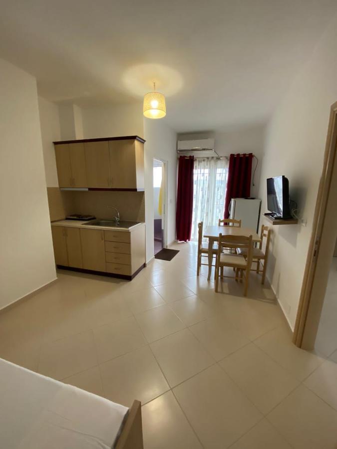 Vila Mario Aparthotel Ksamil Eksteriør bilde